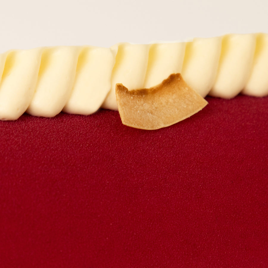 Bûche Coco, Cerise, Yuzu - Exclusivité Galeries Lafayette Le Gourmet