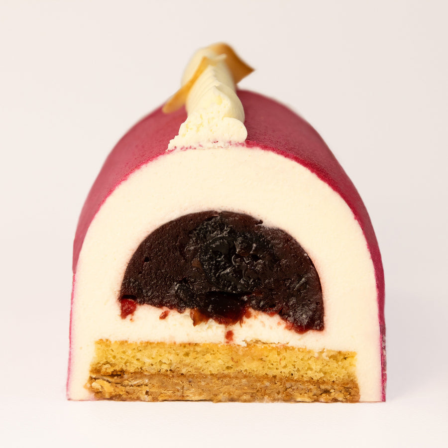 Bûche Coco, Cerise, Yuzu - Exclusivité Galeries Lafayette Le Gourmet