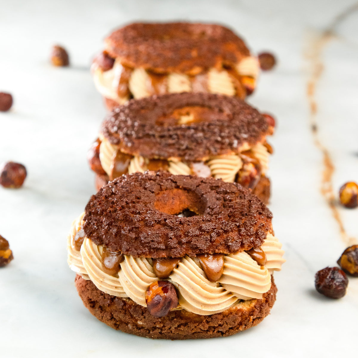 Paris-Brest chocolat praliné individuel gros plan