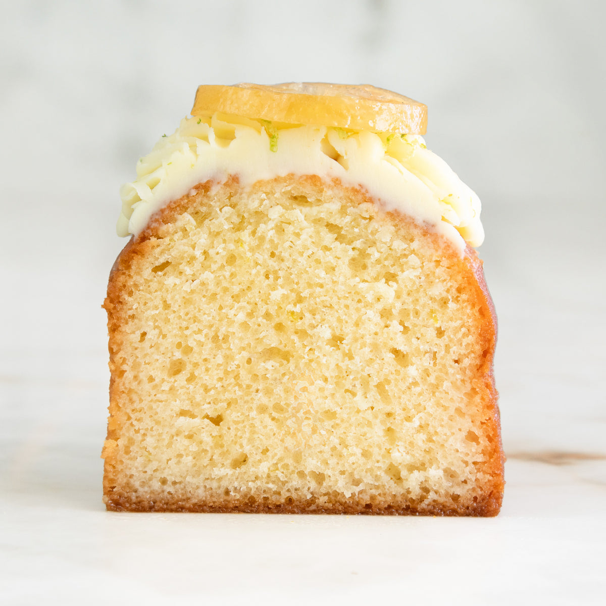 Cake citron-huile d'olive vue rapprochée