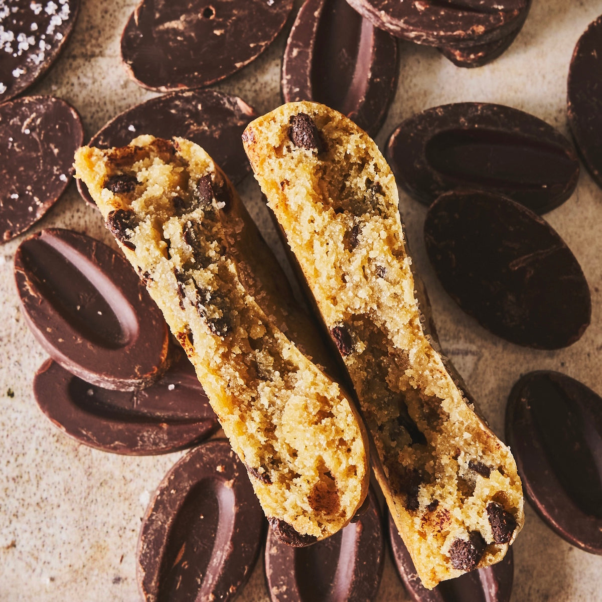 Cookie chocolat noir gros plan